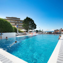 appart-hotel-avec-piscine-biarritz